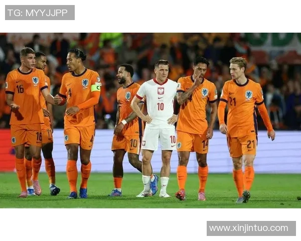 足球传奇归来 重燃赛场激情 与年轻力量激烈碰撞 足球传奇归来 重燃赛场激情 与年轻力量激烈碰撞