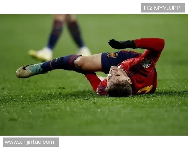 足球球星频繁遭遇半月板损伤的原因及其对职业生涯的影响分析 足球球星频繁遭遇半月板损伤的原因及其对职业生涯的影响分析